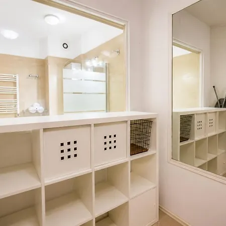 Global Apartment *