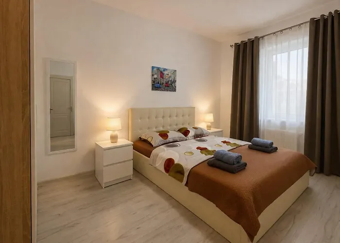 Global Apartment *